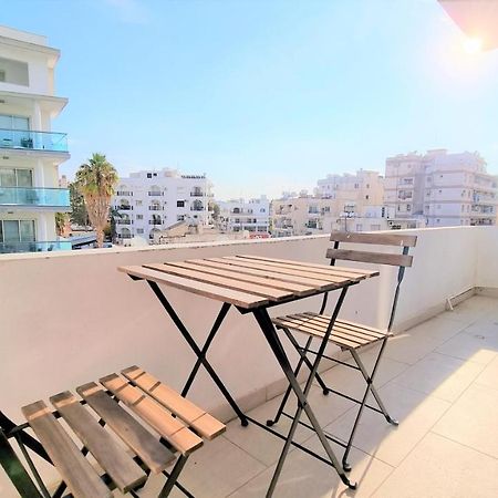 Spacious Lightflooded 2Br Apt / Near Center & Harbour Larnaca Eksteriør billede