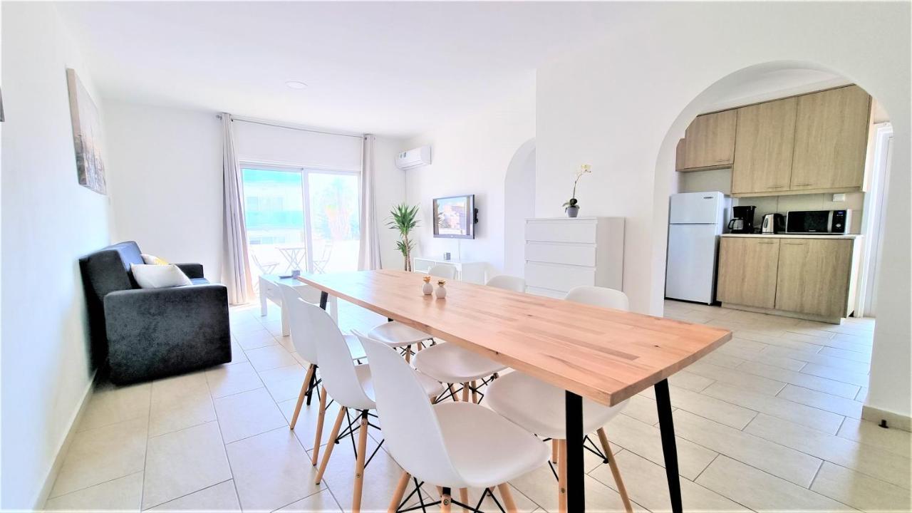 Spacious Lightflooded 2Br Apt / Near Center & Harbour Larnaca Eksteriør billede
