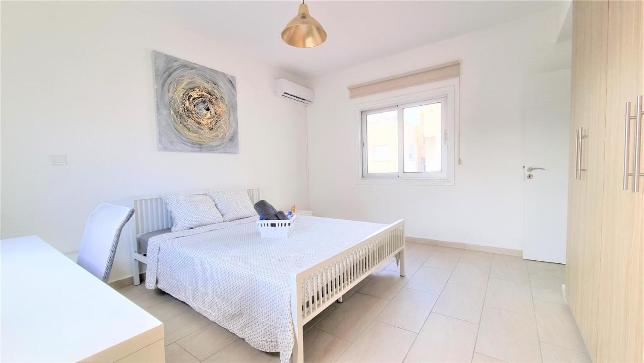 Spacious Lightflooded 2Br Apt / Near Center & Harbour Larnaca Eksteriør billede