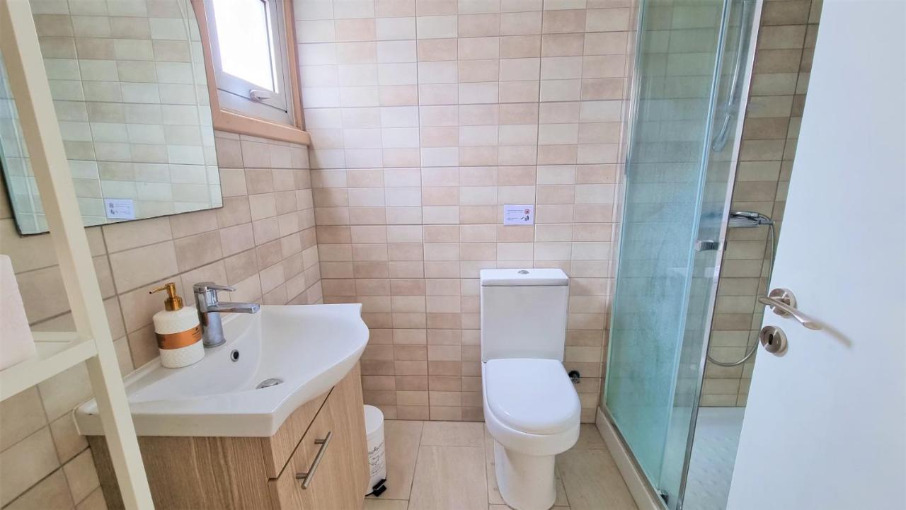 Spacious Lightflooded 2Br Apt / Near Center & Harbour Larnaca Eksteriør billede