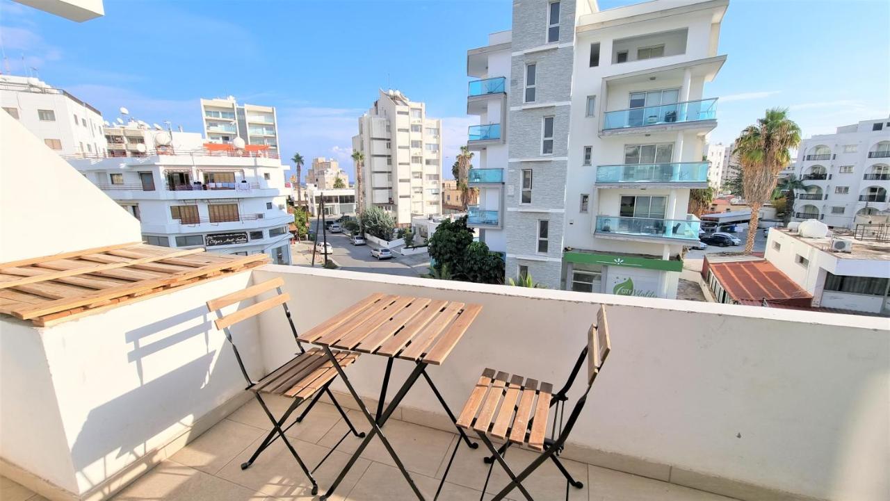 Spacious Lightflooded 2Br Apt / Near Center & Harbour Larnaca Eksteriør billede